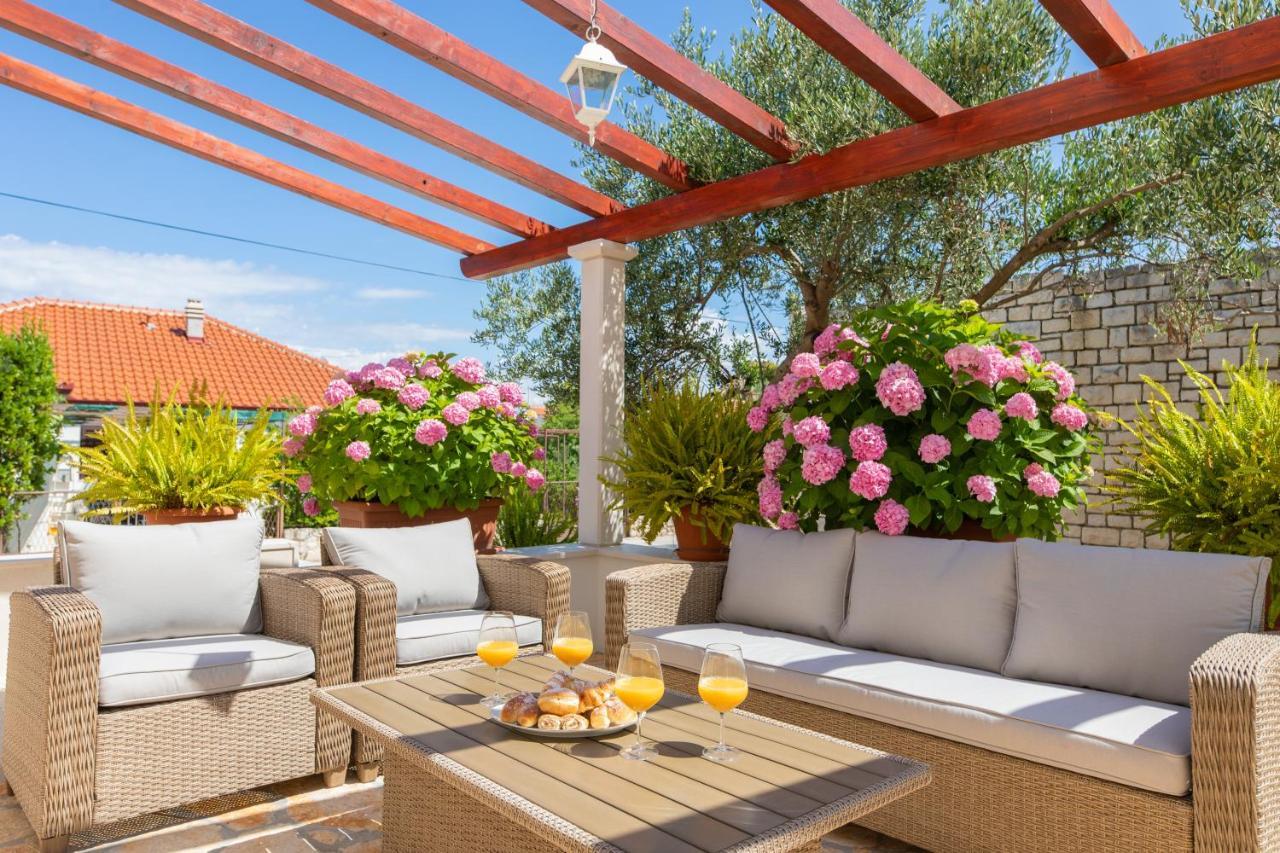 Apartments4You Supetar-The Best And Most Popular Apartments For Discovering The Island - Free Parking - 200 Meters From The Beach Exterior foto