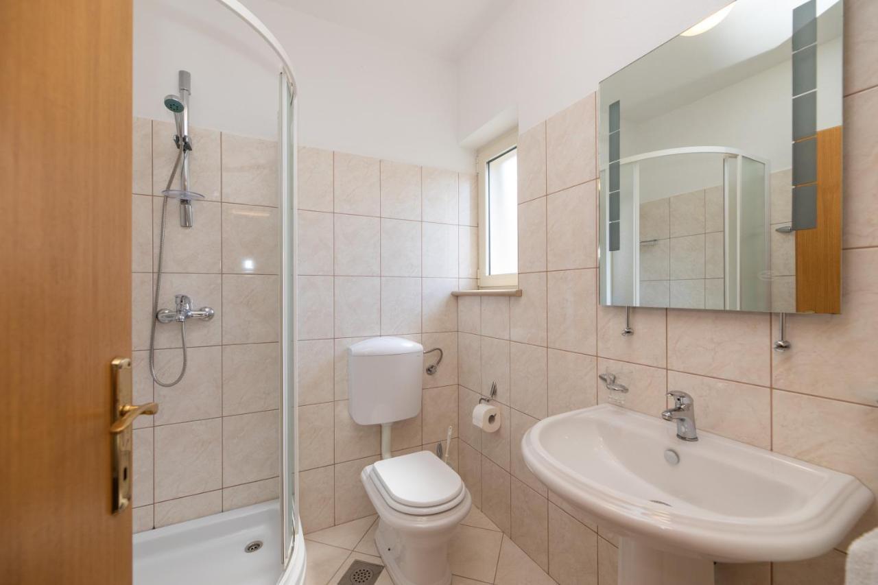 Apartments4You Supetar-The Best And Most Popular Apartments For Discovering The Island - Free Parking - 200 Meters From The Beach Exterior foto